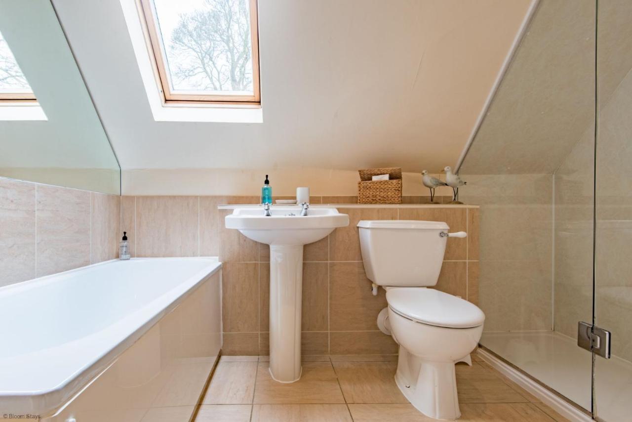 Hockley House By Bloom Stays Фолькустоун Экстерьер фото